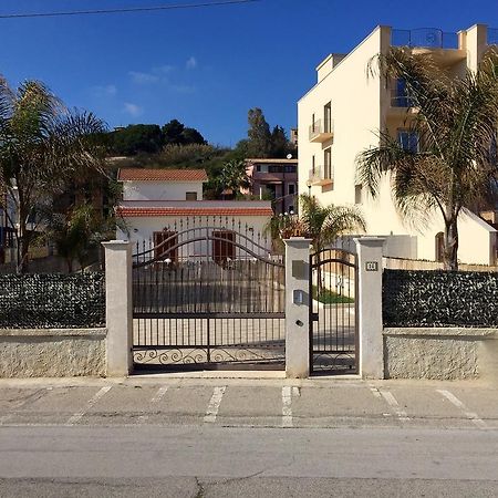 Costa Del Sol Bed and Breakfast Πόρτο Εμπέντοκλε Εξωτερικό φωτογραφία